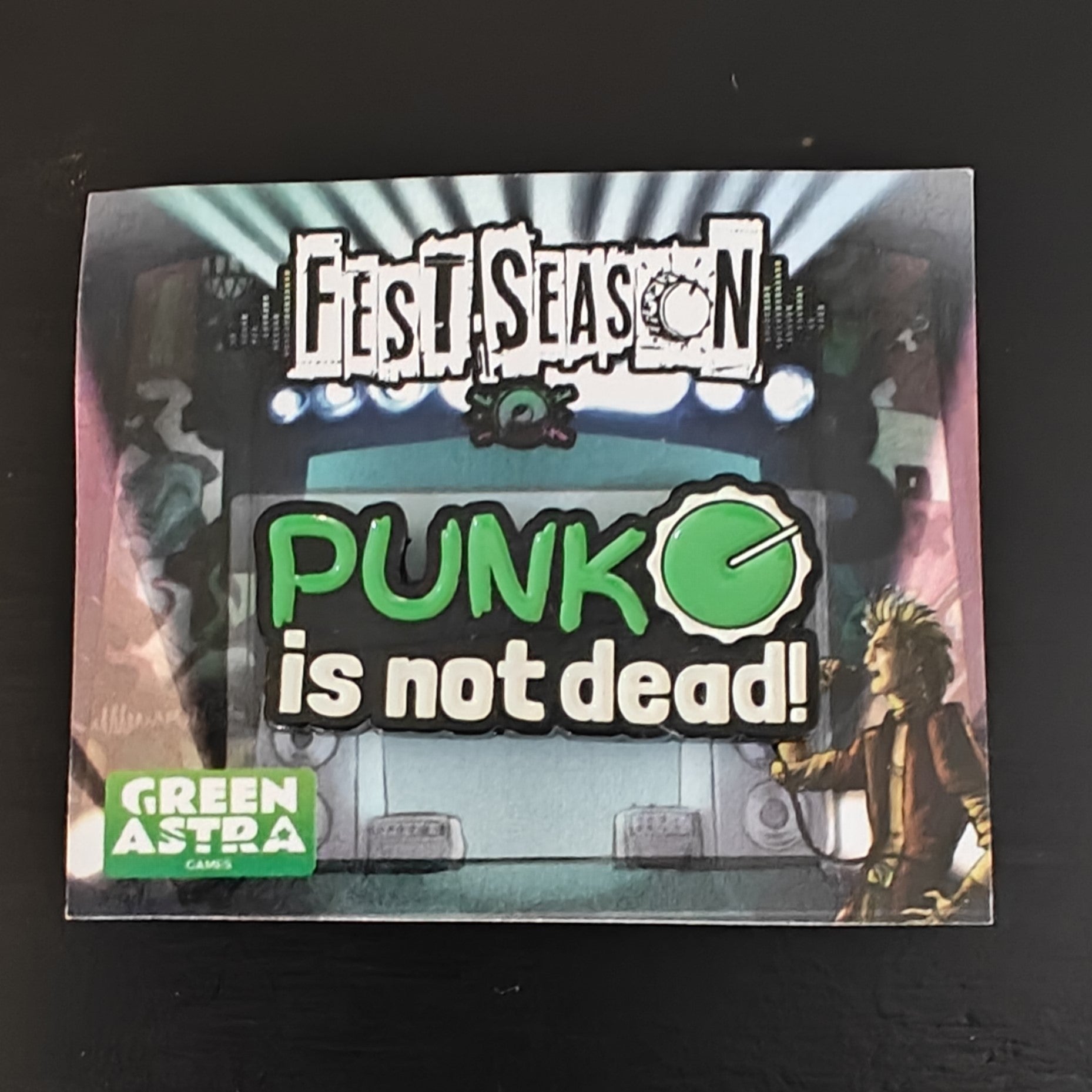 Pin metálico Fest Season / múltiples estilos